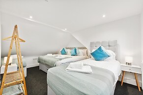 Rochfords Serviced House with 5 Bedrooms