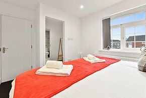 Rochfords Serviced House with 5 Bedrooms