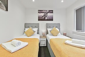 Rochfords Serviced House with 5 Bedrooms