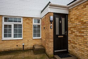 Rochfords Serviced House with 5 Bedrooms