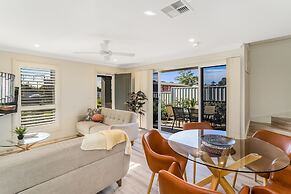 Newcastle Short Stay Apartments - Adamstown Townhouses