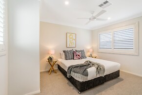 Newcastle Short Stay Apartments - Adamstown Townhouses