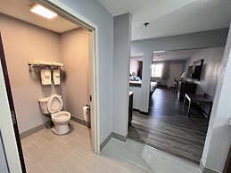 Clarion Pointe on the lake Clarksville-South Hill West