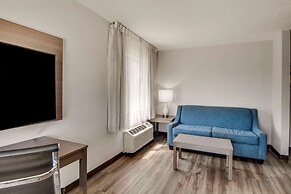 Clarion Pointe on the lake Clarksville-South Hill West