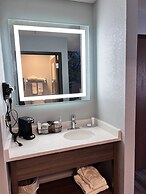 Clarion Pointe on the lake Clarksville-South Hill West