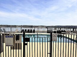 Clarion Pointe on the lake Clarksville-South Hill West