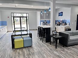 Clarion Pointe on the lake Clarksville-South Hill West