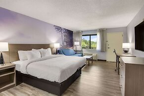 Clarion Pointe on the lake Clarksville-South Hill West