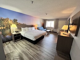 Clarion Pointe on the lake Clarksville-South Hill West