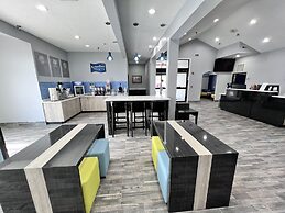 Clarion Pointe on the lake Clarksville-South Hill West