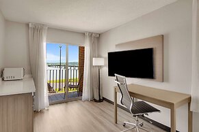 Clarion Pointe on the lake Clarksville-South Hill West