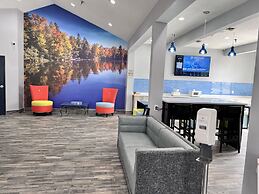 Clarion Pointe on the lake Clarksville-South Hill West