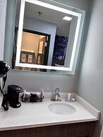 Clarion Pointe on the lake Clarksville-South Hill West