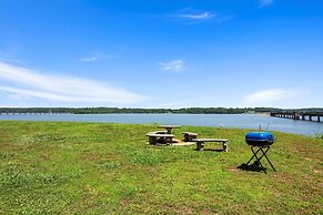 Clarion Pointe on the lake Clarksville-South Hill West