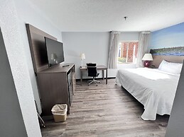 Clarion Pointe on the lake Clarksville-South Hill West