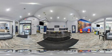 Clarion Pointe on the lake Clarksville-South Hill West