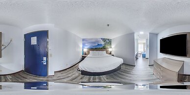 Clarion Pointe on the lake Clarksville-South Hill West