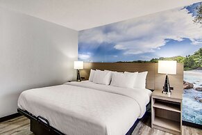 Clarion Pointe on the lake Clarksville-South Hill West