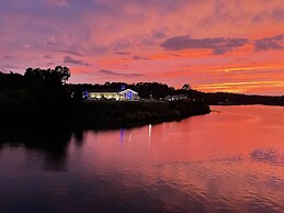 Clarion Pointe on the lake Clarksville-South Hill West
