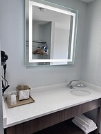 Clarion Pointe on the lake Clarksville-South Hill West