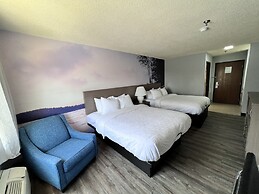 Clarion Pointe on the lake Clarksville-South Hill West