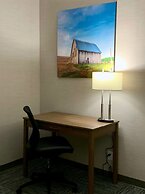 Meridian Inn & Suites Regina Airport