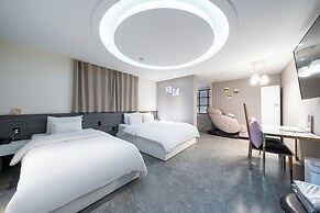 Knox Hotel