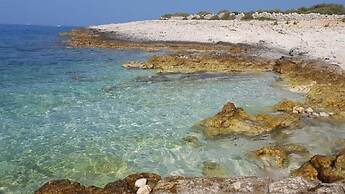 Captivating 3-bedroom Villa in Kanica