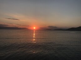 Elisa Seaside Luxury Suite Private hot Tub, Beach