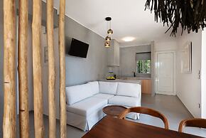 Elisa Seaside Luxury Suite Private hot Tub, Beach