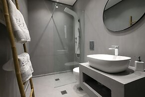 Elisa Seaside Luxury Suite Private hot Tub, Beach