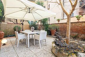 Ponte Rosso Modern by Mmega