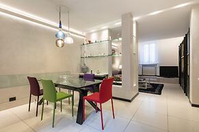 Ponte Rosso Modern by Mmega