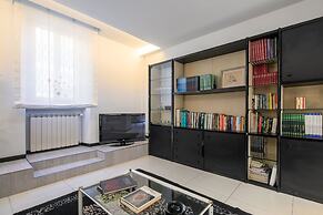 Ponte Rosso Modern by Mmega