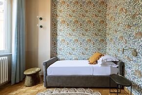 ROMAC - Condotti with terrace