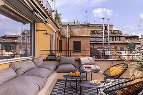 ROMAC - Condotti with terrace