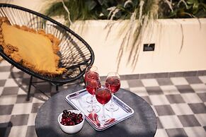 ROMAC - Condotti with terrace