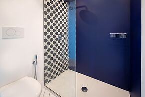 Luxury Apartment with Garden and Pool