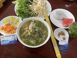 Con Dao Tan Son Nhat Hotel