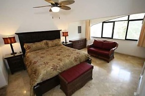 Marina Sol Condo with Jacuzzi, Easy Walk to Beach by RedAwning