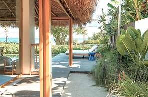 Amber Lombok Beach Resort