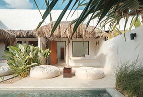 Amber Lombok Beach Resort