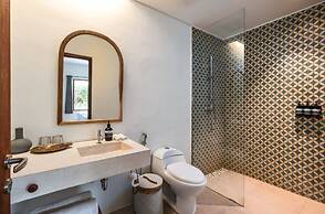 Amber Lombok Beach Resort