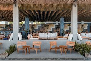 Amber Lombok Beach Resort