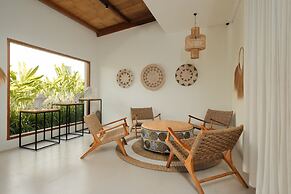 Amber Lombok Beach Resort