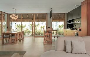 Amber Lombok Beach Resort