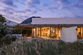 Amber Lombok Beach Resort