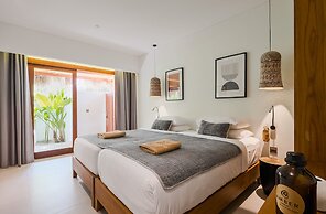 Amber Lombok Beach Resort