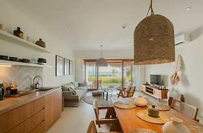 Amber Lombok Beach Resort