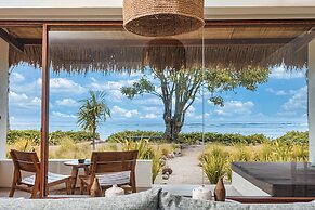 Amber Lombok Beach Resort